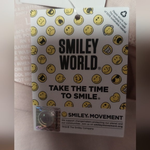 [5 x $20] New Smiley Christmas Cropped Top / Size L - Picture 7 of 7